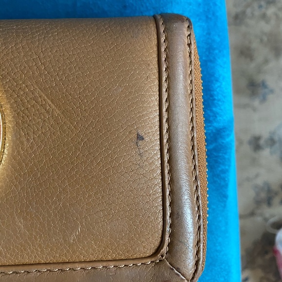 Tory Burch Wallet - Picture 4 of 8